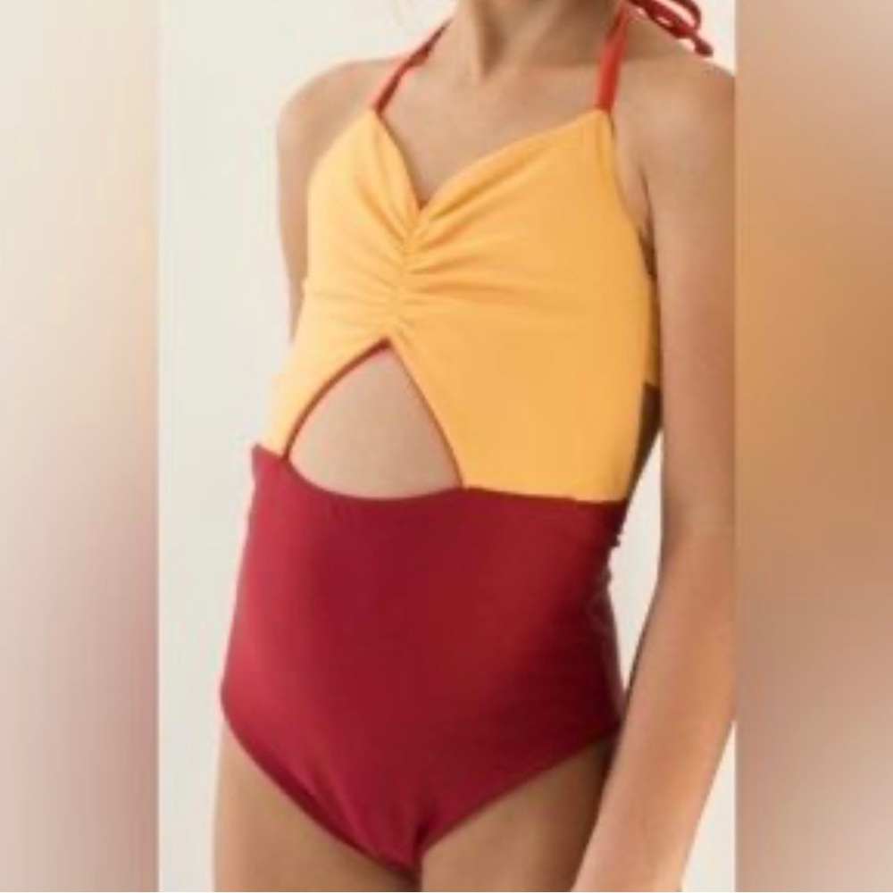 Raising Wild Swimsuit girls
